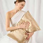 Смарт-наволочка з натурального шовку (золотий колір) - фото №1