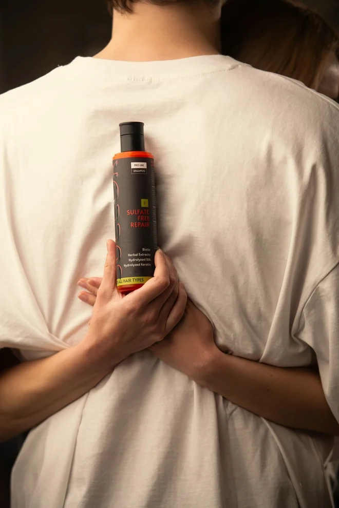 Безсульфатний відновлюючий шампунь для всіх типів волосся Sulfate Free Repair Shampoo, 250 мл - фото №5