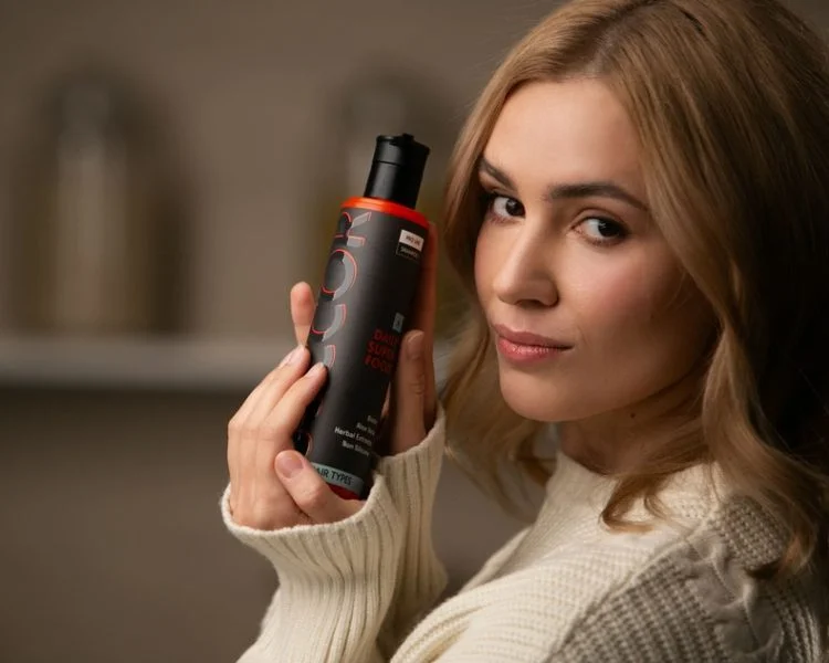 Безсульфатний відновлюючий шампунь для всіх типів волосся Sulfate Free Repair Shampoo, 250 мл - фото №8